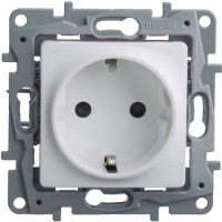 Розетки Legrand Etika скрытой установки белый